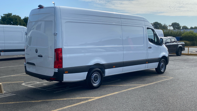 Mercedes-Benz Sprinter 315Cdi L3 Diesel Rwd 3.5t H2 Pro Van 9G-Tronic - Image 10